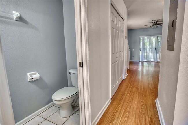 Building Photo - 1050 Vineland Pl