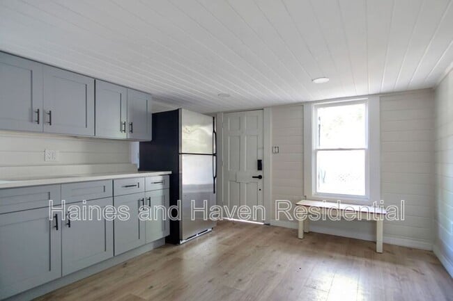 Building Photo - 658 Avenue B NW