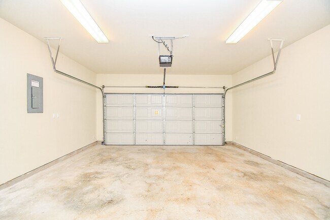 Building Photo - 2307 Warhol Wy