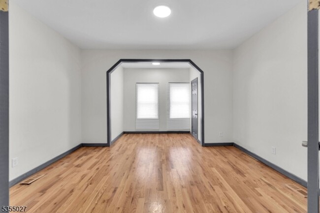 Building Photo - 669 S 17th St