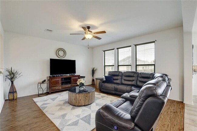 Building Photo - 356 Matthews Ln