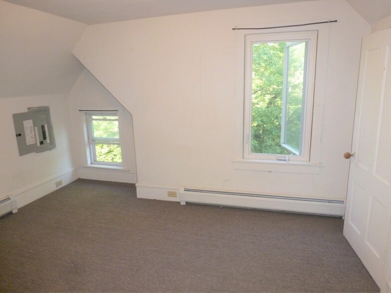 Building Photo - 43 N Willard St