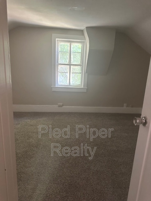 Building Photo - 404 N Nursery Ave