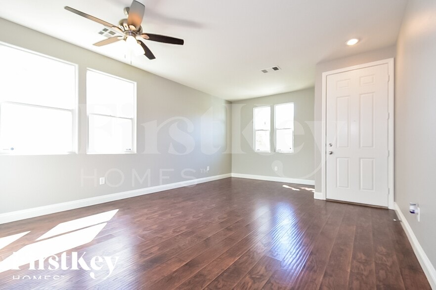 Building Photo - 6694 Wood Thrush Pl