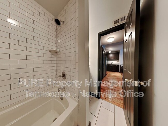 Building Photo - 517 Veritas St