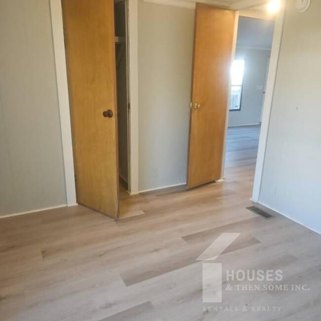 Building Photo - 1418 Anderson Ridge Rd