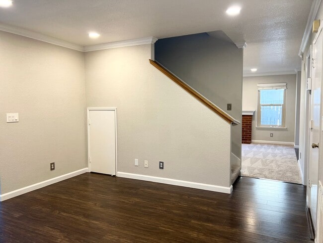 Building Photo - Beautiful Four Bedroom Home in Elk Grove
