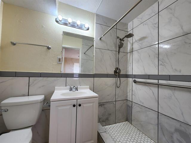 Building Photo - 2425 Salmon St