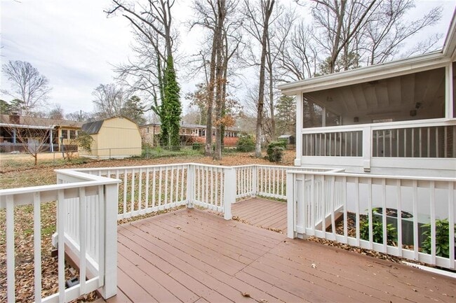 Building Photo - 3925 Chicamauga Dr