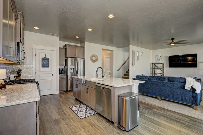 Building Photo - Beautiful Home in the Heart of Eagle