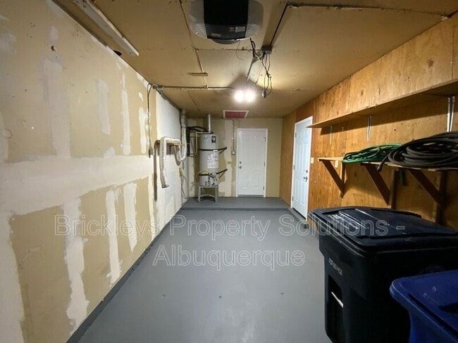 Building Photo - 12700 Mountain Rd NE