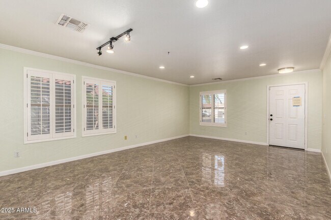 Building Photo - 881 E Appaloosa Rd