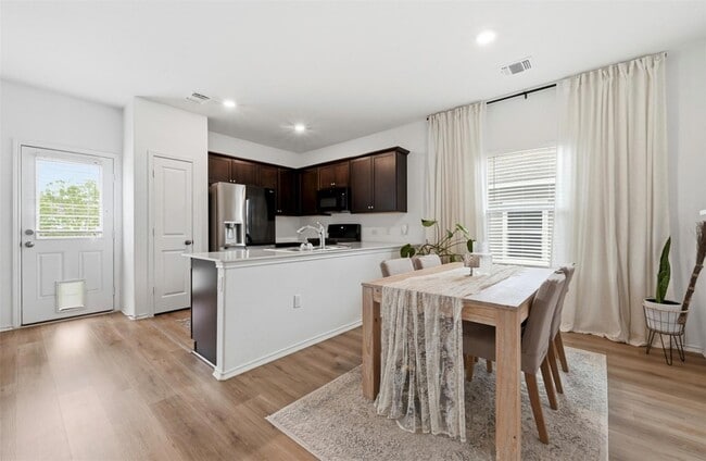 Building Photo - 7602 Poppy Petal Dr