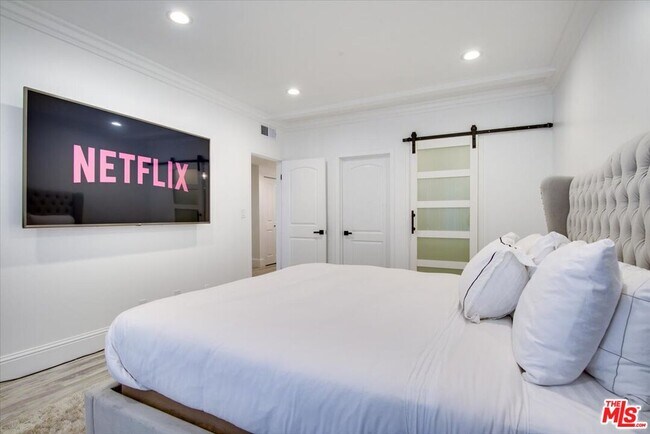 Building Photo - 1909 Pelham Ave