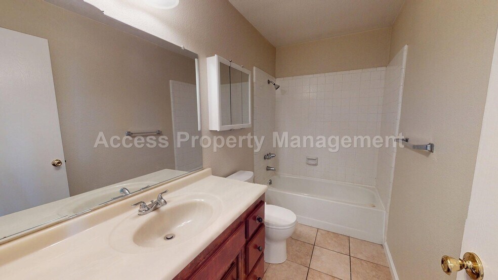 Building Photo - 3603 San Clemente Ave