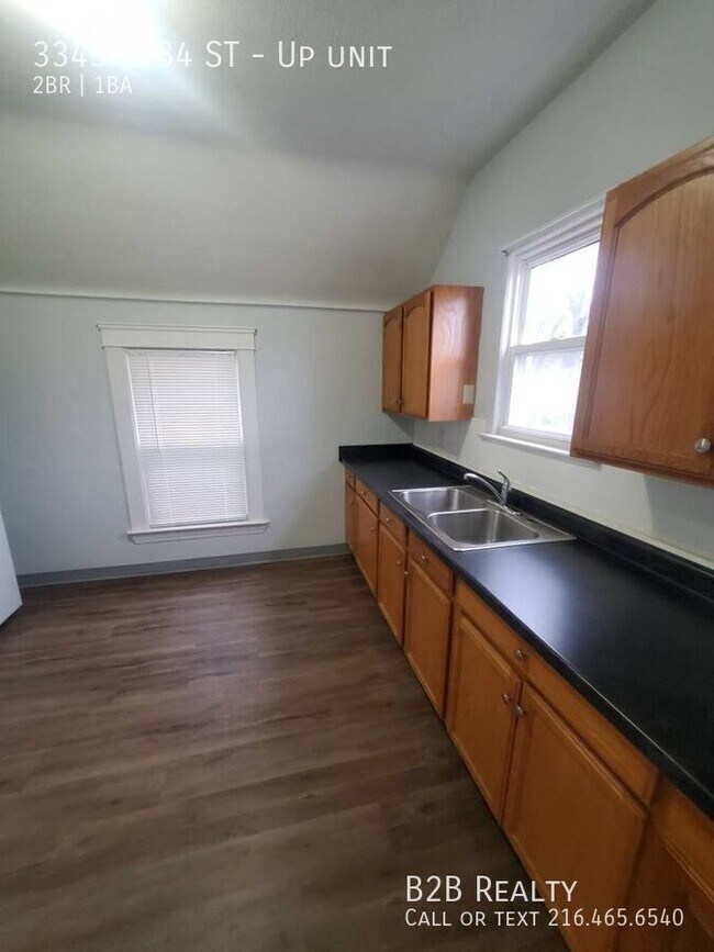 Building Photo - 3343 W 84th St