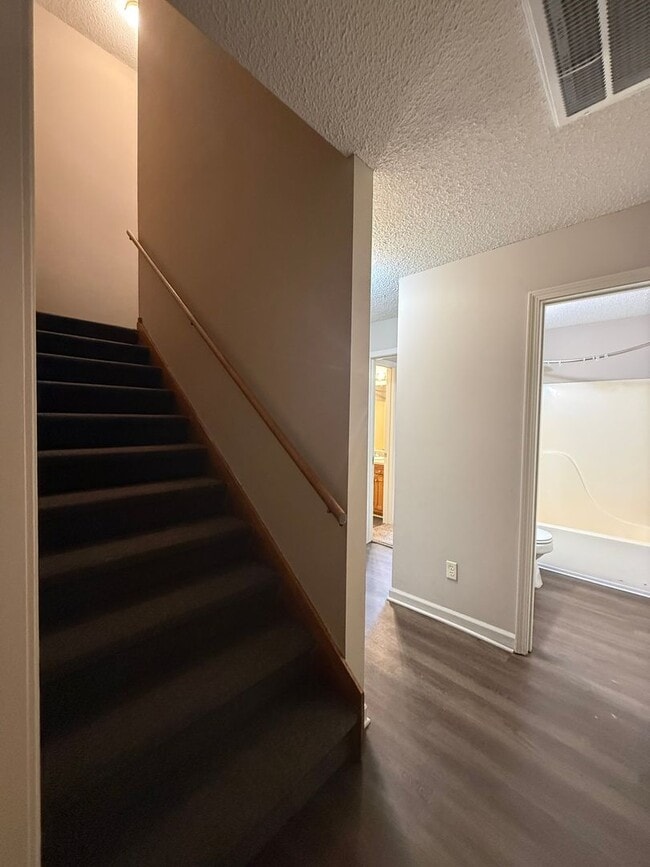 Building Photo - 22 Edgehill Cove