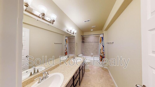 Building Photo - 1097 Antrim Loop