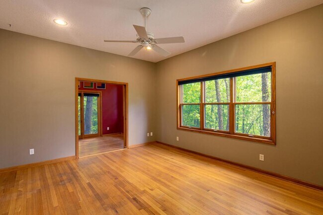 Building Photo - 348 Winding Ridge