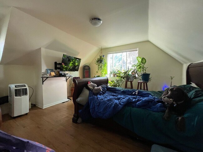 Building Photo - Great Duplex Unit Near Downtown Loveland
