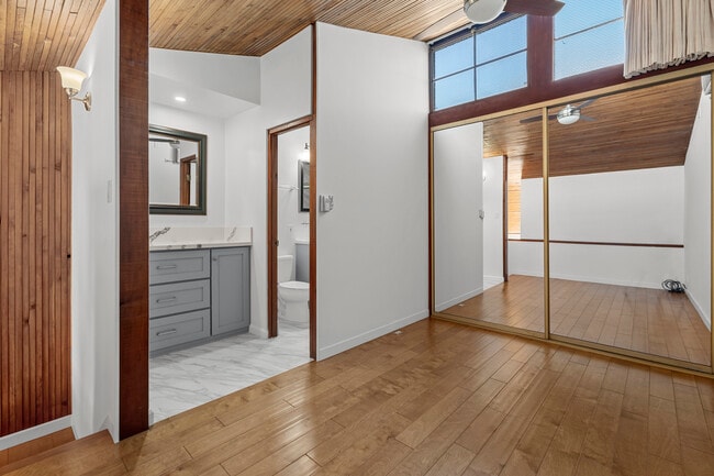Building Photo - 267 S Church Ln