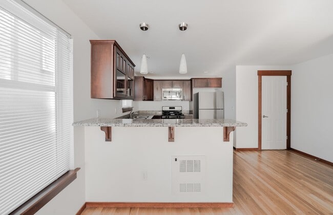 Building Photo - Nice 3 beds / 3.5 baths Townhouse in Greenwood/NW Seattle!