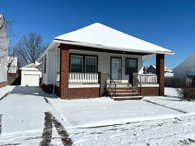 Primary Photo - 2 Bed & 1 Full Bath Ranch w/ Basement for ...