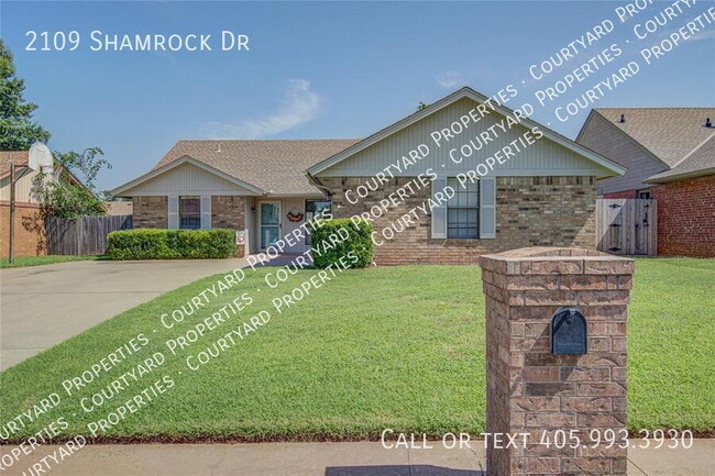 Building Photo - 2109 Shamrock Dr