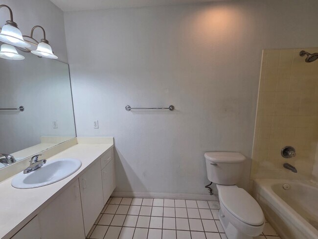 Building Photo - 13216 Villa Vista Dr