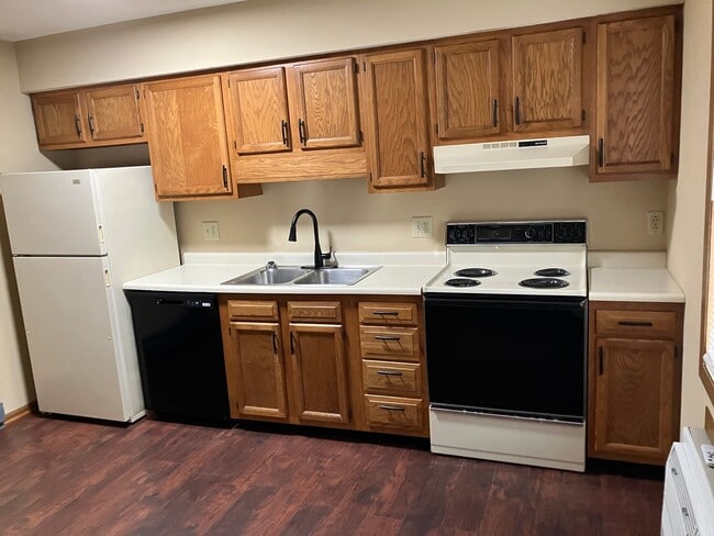 Building Photo - 2-Bedroom Townhome in Troy, OH - Available...