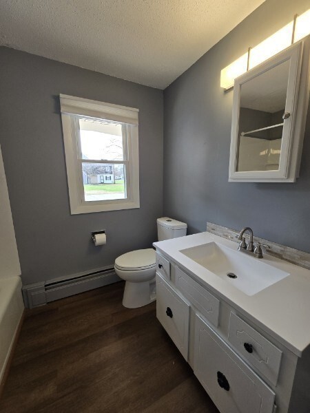 Building Photo - 19 Chapman Ave