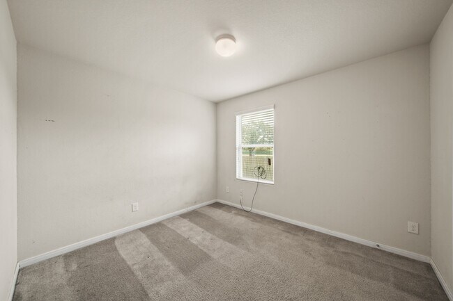 Building Photo - 2638 Bedrock Ln