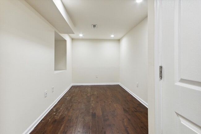 Building Photo - 1804 W Montgomery Ave