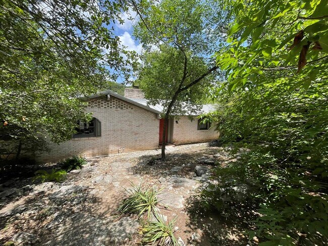Primary Photo - 720 Yaupon Valley Rd