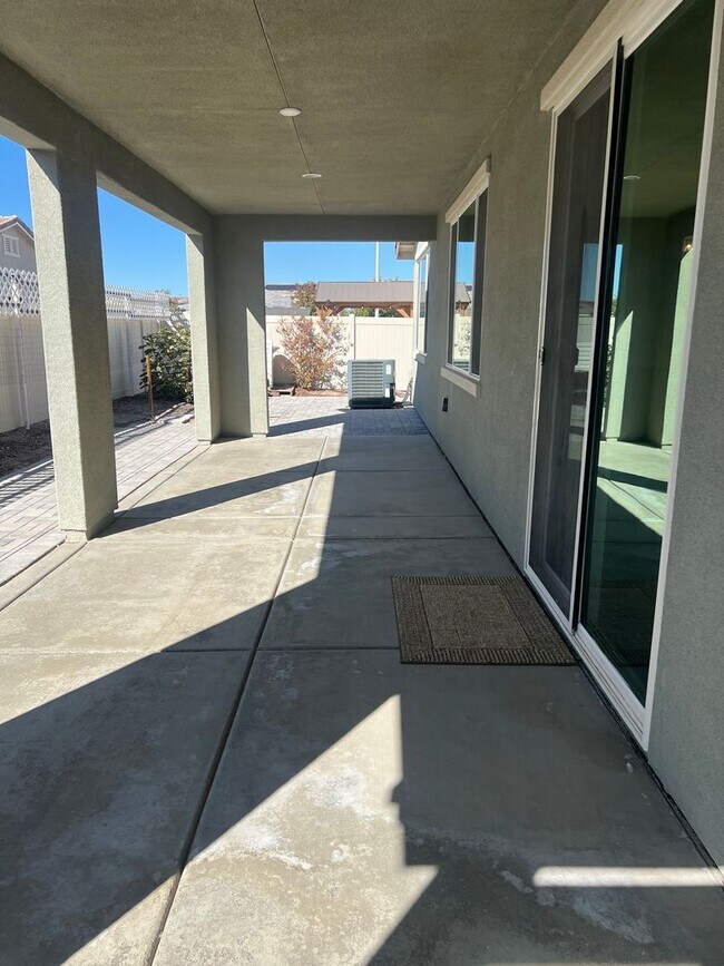 Building Photo - 3 Bedroom Plus Bonus Room Single Family Home For Rent in West Lancaster