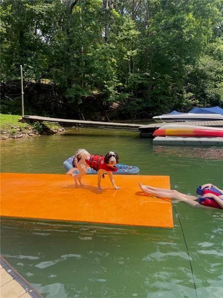 Building Photo - 4060 Merritt Dr