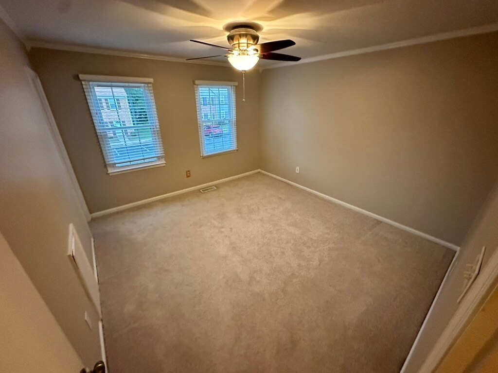 Building Photo - 1512 Skirmish Run Dr