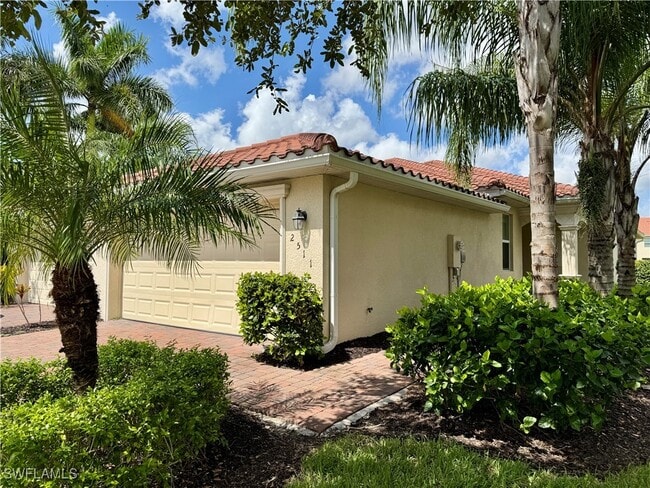 Primary Photo - 2511 Vine Ave