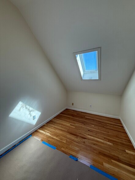 Building Photo - 683 Tremont St