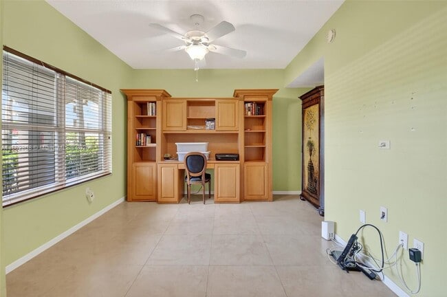 Building Photo - 5938 Crystal Shores Dr