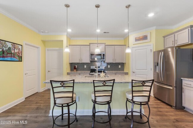 Building Photo - 614 Silos Wy