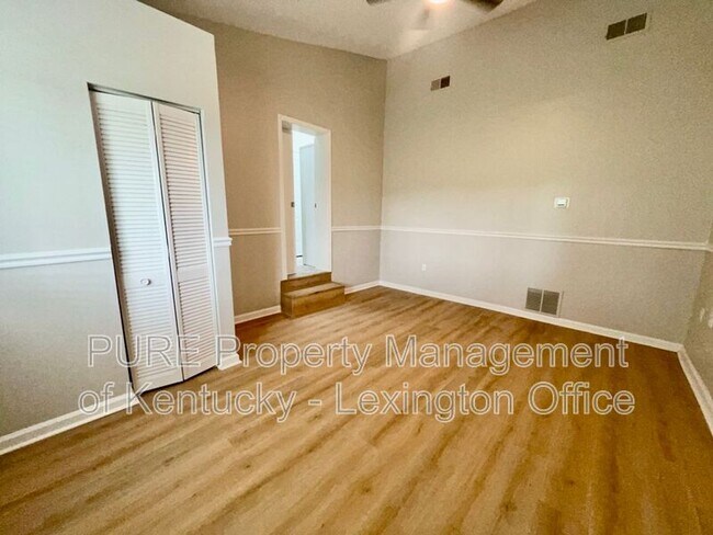 Building Photo - 3520 Combs Ferry Rd