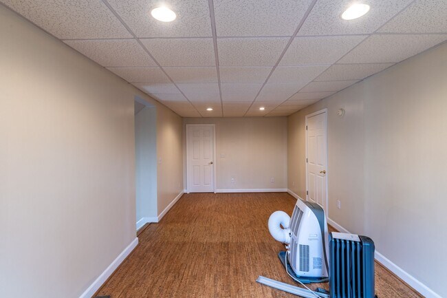 Building Photo - Single Family Home Minutes to DTWN/UVA Area