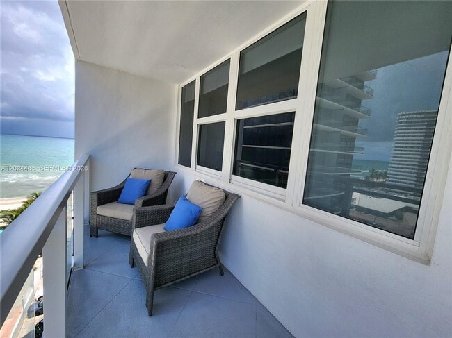 Building Photo - 2030 S Ocean Dr