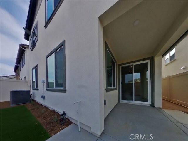Building Photo - 28189 Dwight Dr