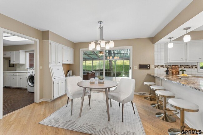 Building Photo - 9723 Fieldcrest Dr