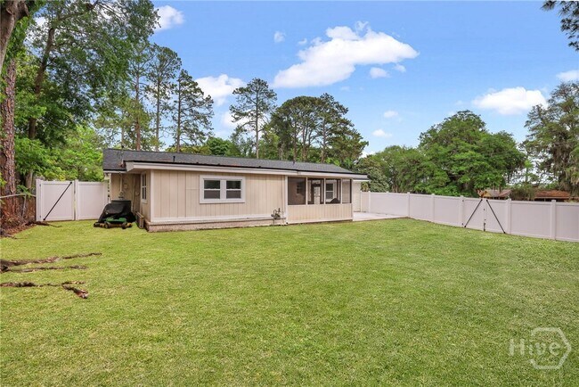 Building Photo - 607 Dyches Dr
