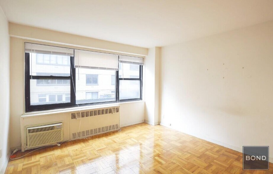 Primary Photo - 340 E 74th St