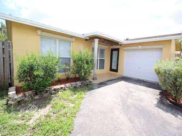 Primary Photo - 11360 NW 37th Pl