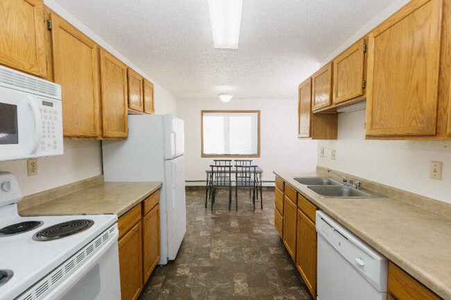 Building Photo - 1515 14th Ave E